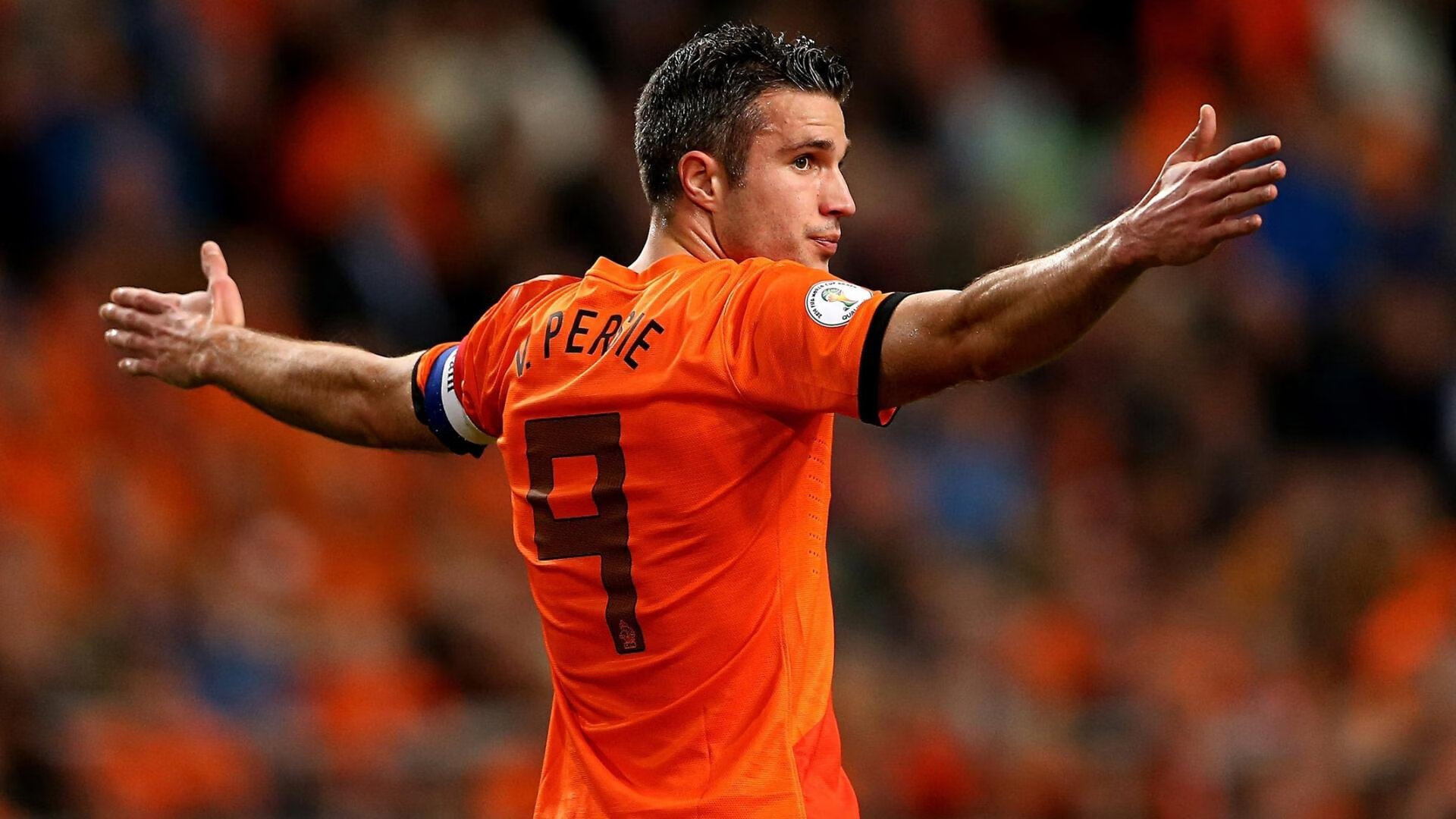 米兰双雄激烈竞争，意甲局势紧张